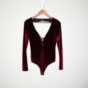 ✨NWOT✨Nasty Gal Velvet Bodysuit